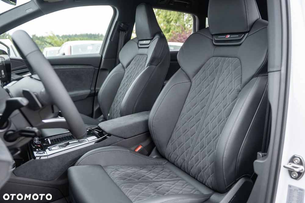 Audi Q6 e-tron - 14