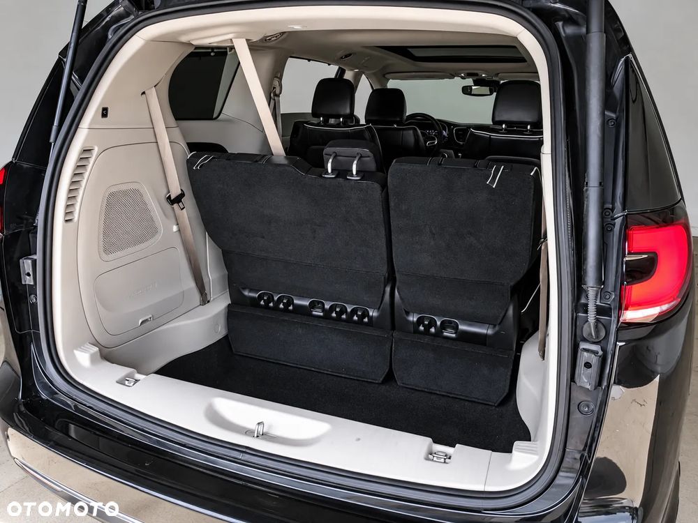 Chrysler Pacifica - 19