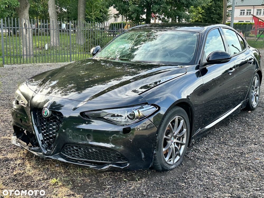 Alfa Romeo Giulia - 5
