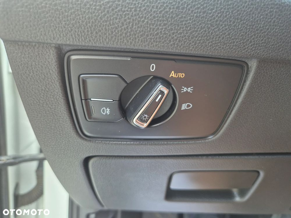 Volkswagen Passat 2.0 TDI SCR Highline - 23