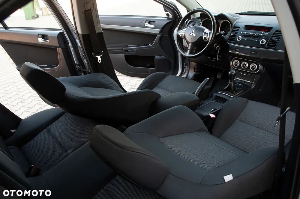 Mitsubishi Lancer 1.8 Intense - 24