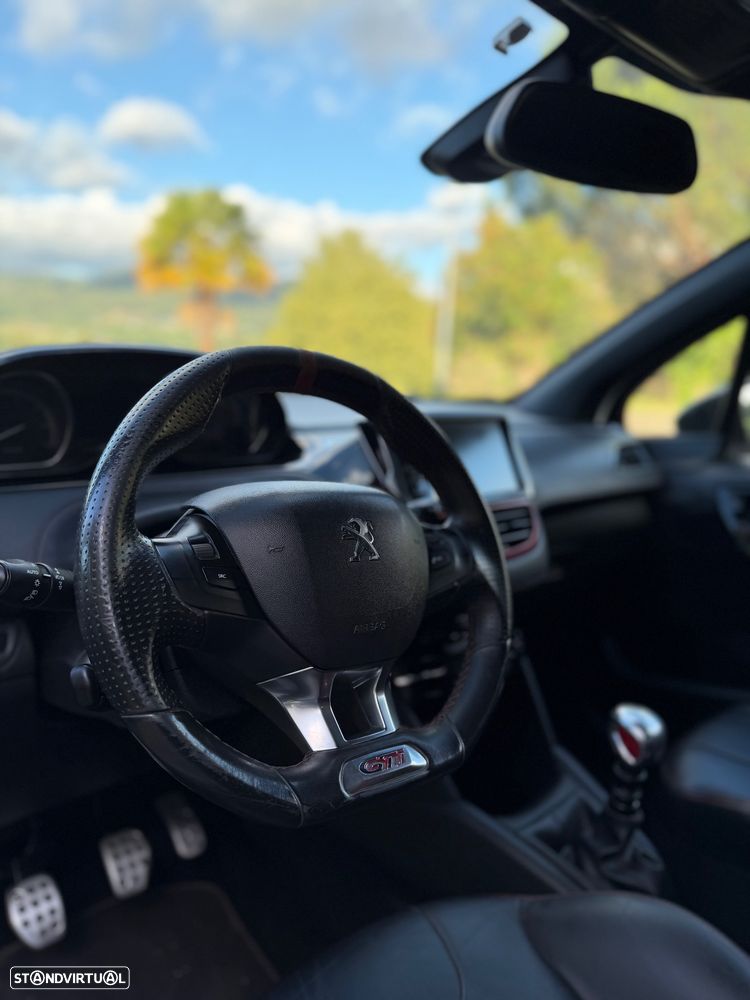 Peugeot 208 GTI 200 THP - 6