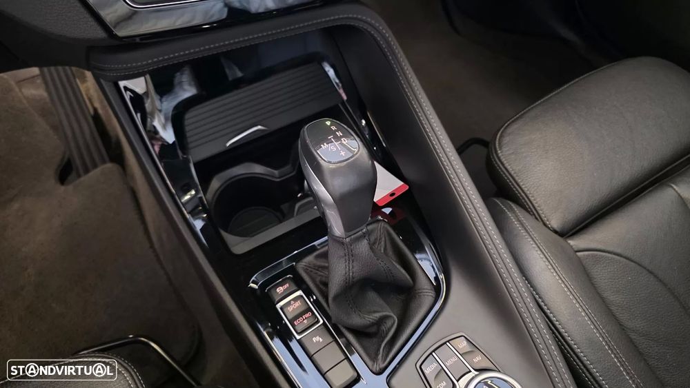 BMW X1 18 d sDrive Auto Line Sport - 38