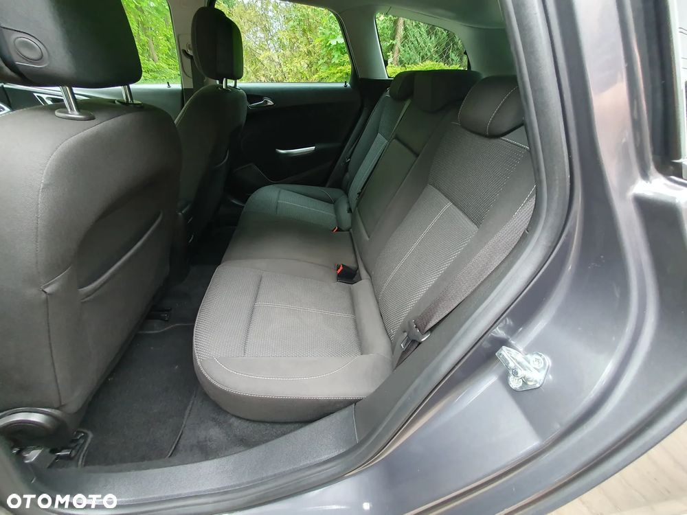 Opel Astra 1.6 Turbo Innovation - 12