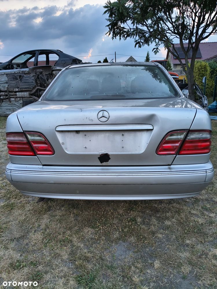 Mercedes-Benz Klasa E 280 4 Matic Elegance - 14