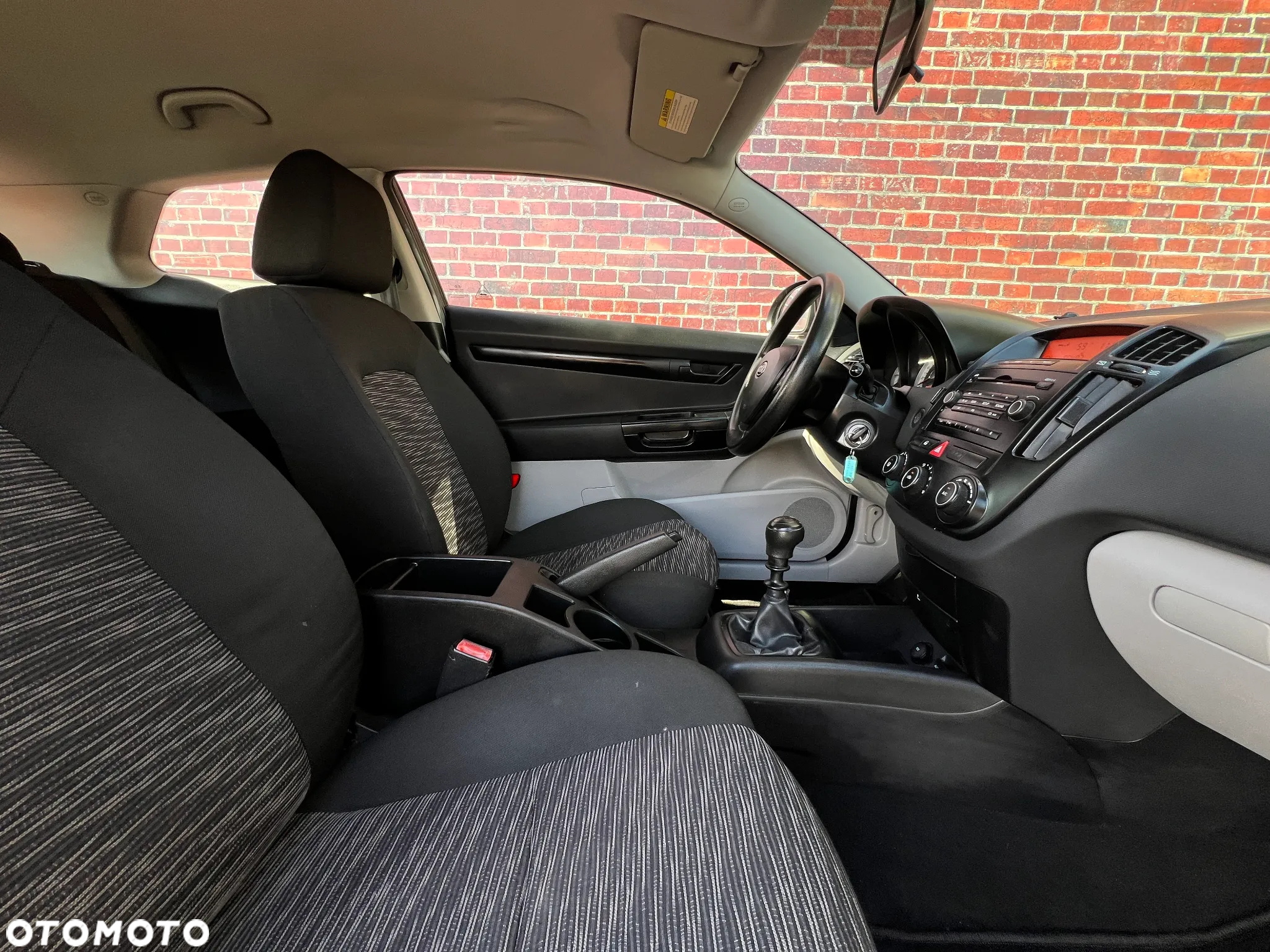 Kia Ceed - 14