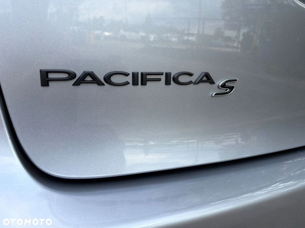 Chrysler Pacifica - 20