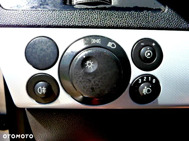 Opel Astra III 1.6 Enjoy - 8