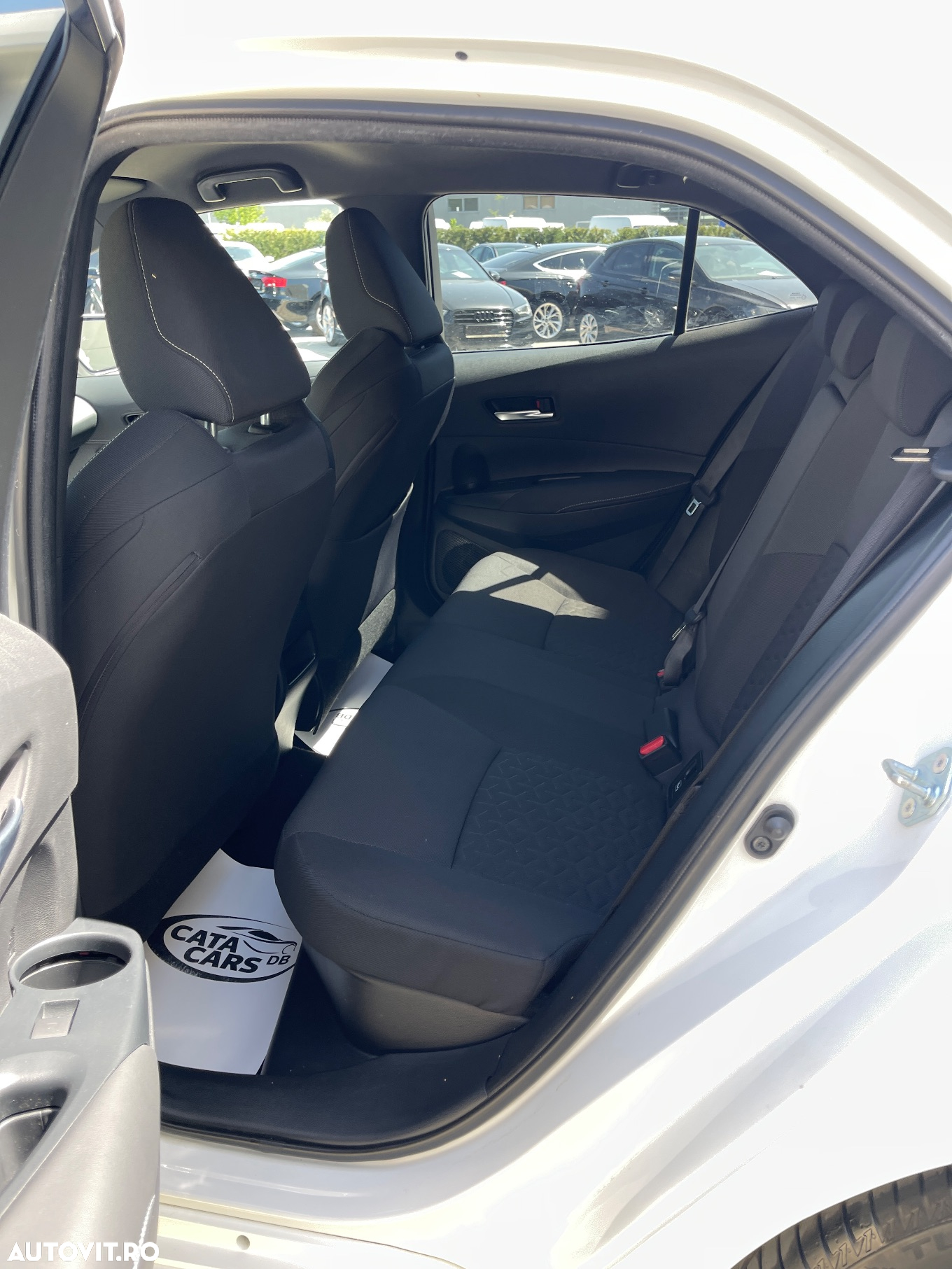 Toyota Corolla 1.8 Hybrid Comfort - 27