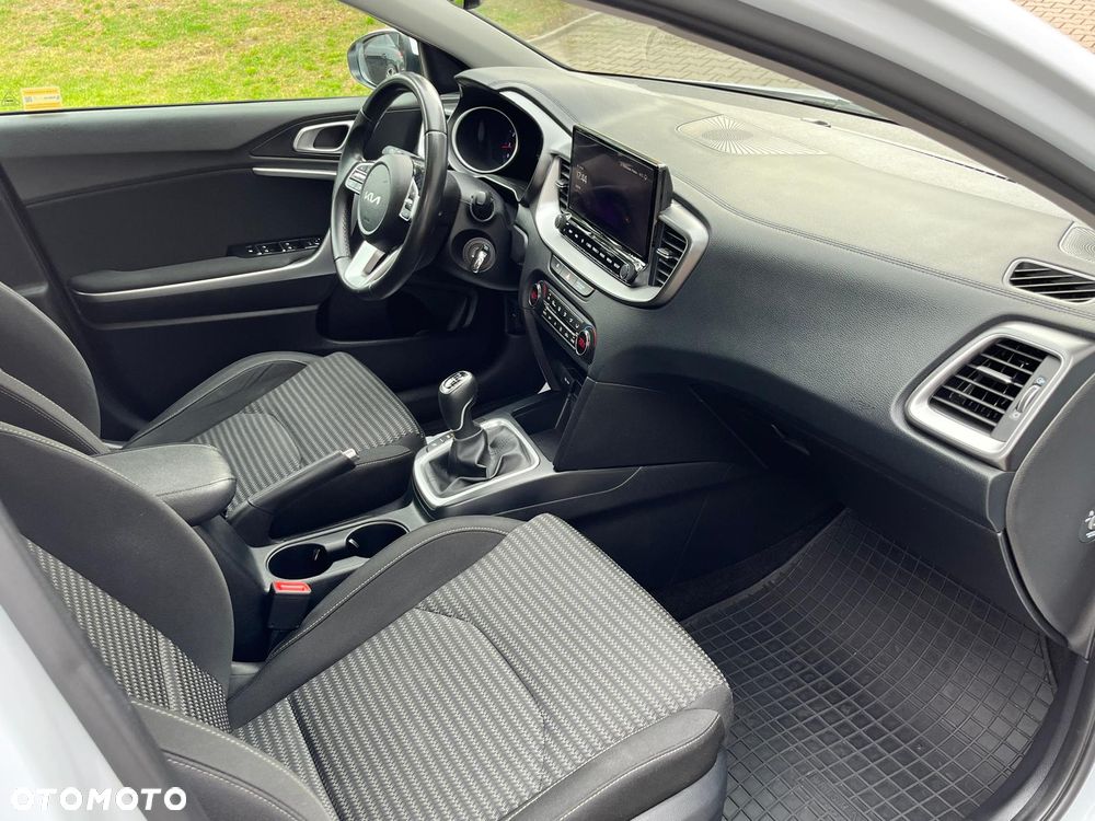 Kia Ceed 1.5 T-GDI M - 26