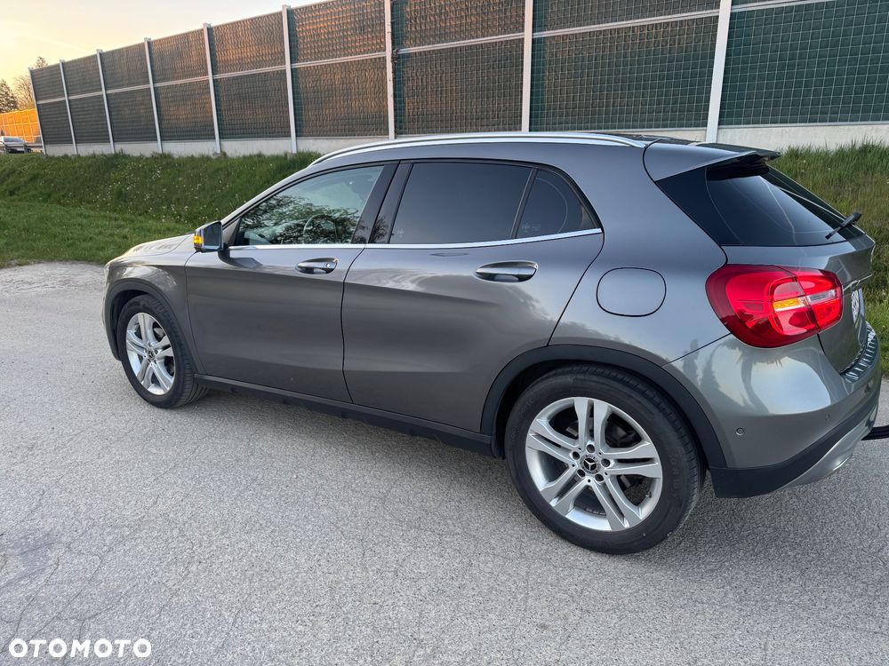 Mercedes-Benz GLA 200 Urban - 6