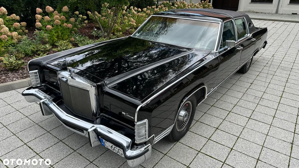 Lincoln Town Car - 4