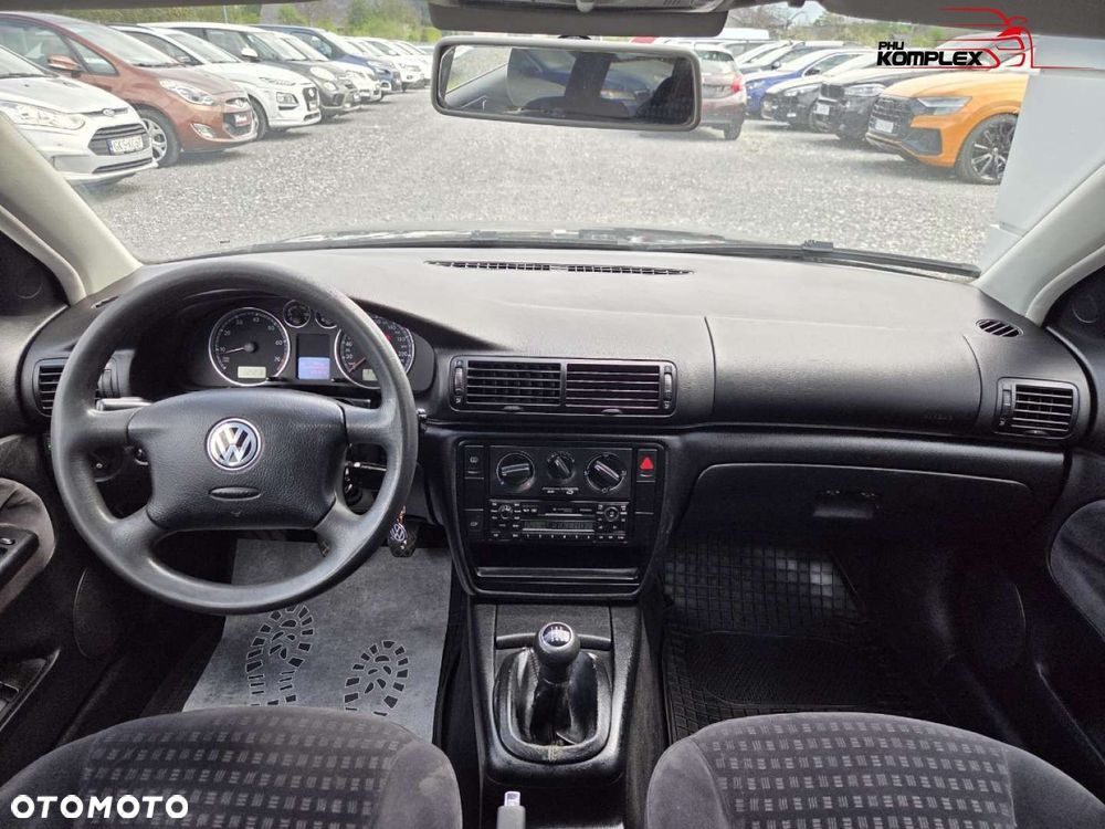 Volkswagen Passat - 12