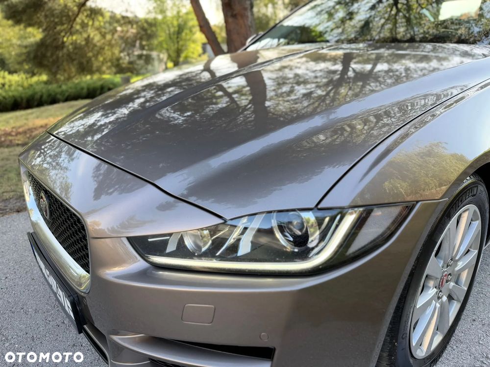 Jaguar XE D180 R-Dynamic S - 35