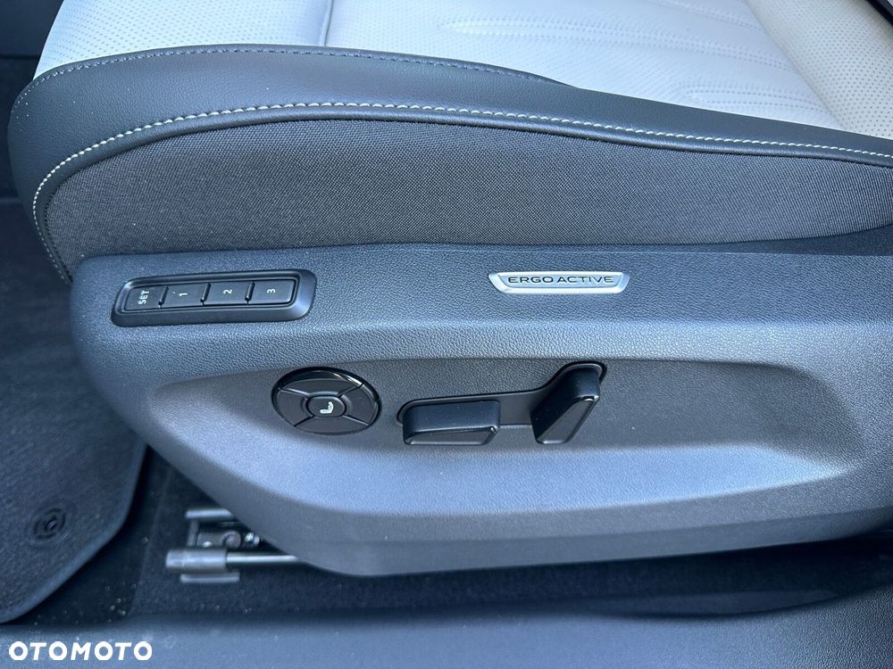 Volkswagen Tiguan - 26