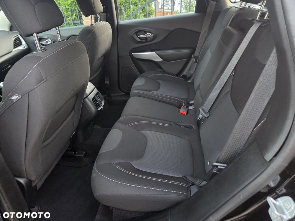 Jeep Cherokee 2.0 MJD 4x2 Longitude - 20