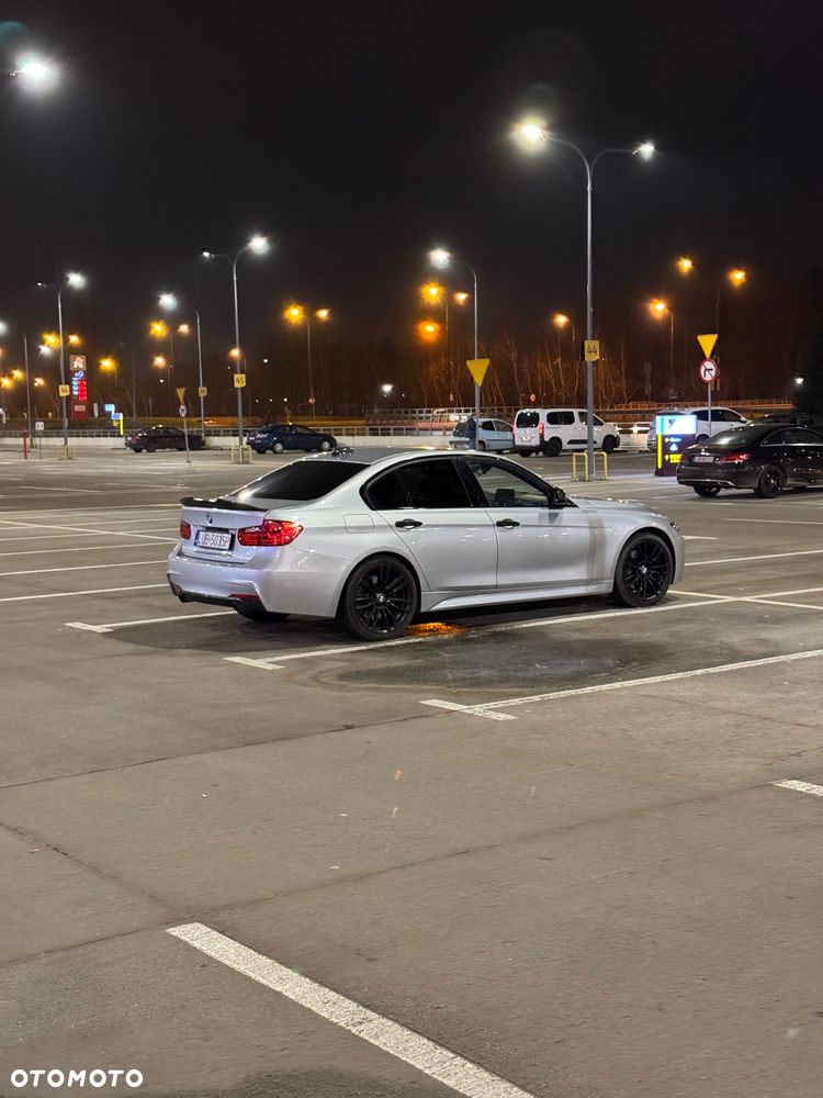 BMW Seria 3 335i - 11