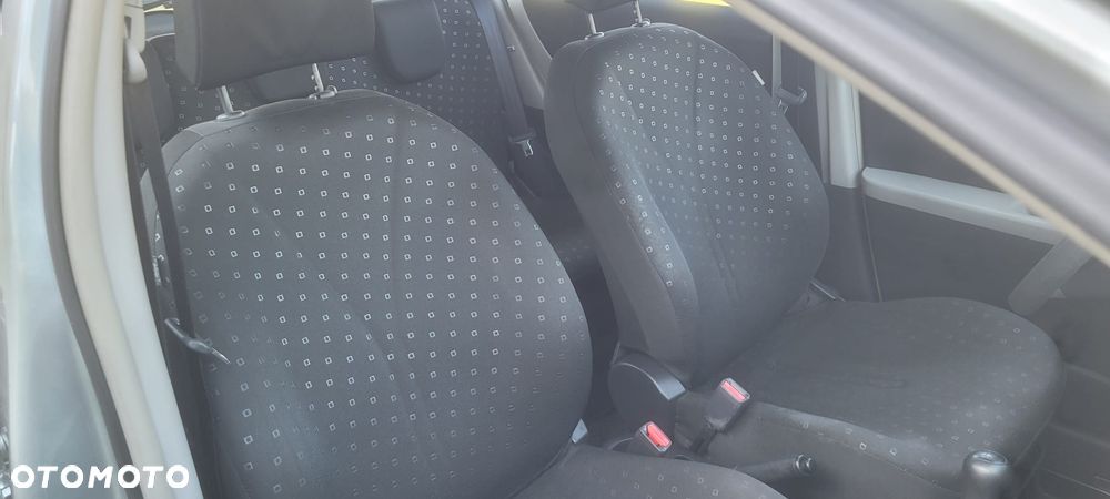 Toyota Yaris 1.3 Sol - 14