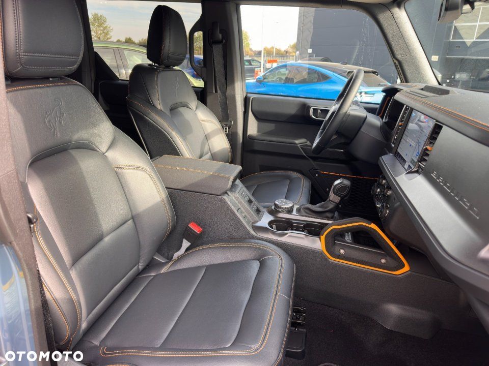 Ford Bronco - 27
