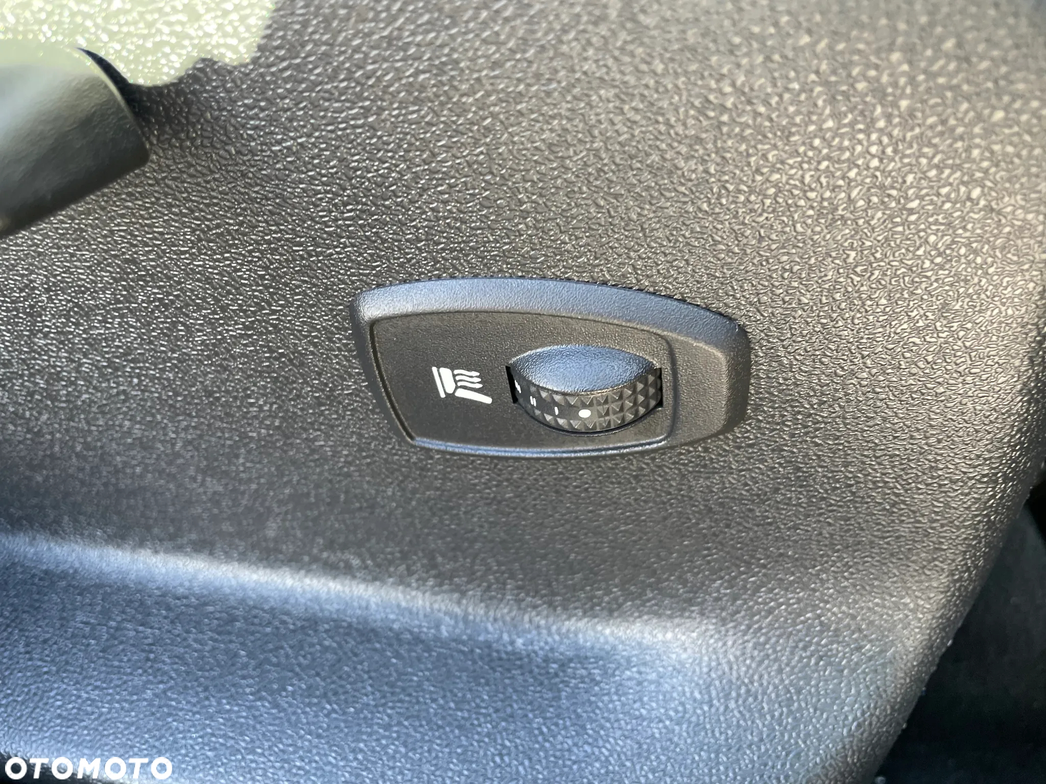 Renault Megane ENERGY TCe 115 Start & Stop Paris Business - 26