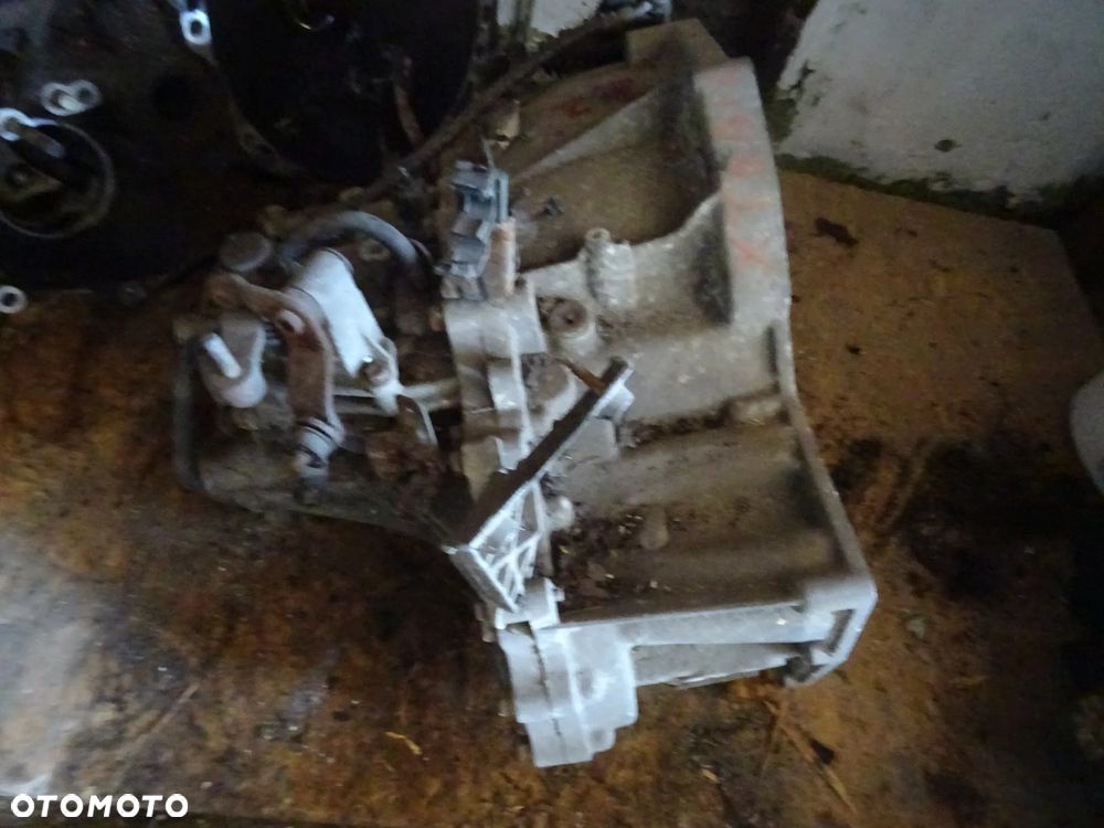 NISSAN X-TRAIL 2,2 DCI SKRZYNIA BIEGOW STAN BDB - 3