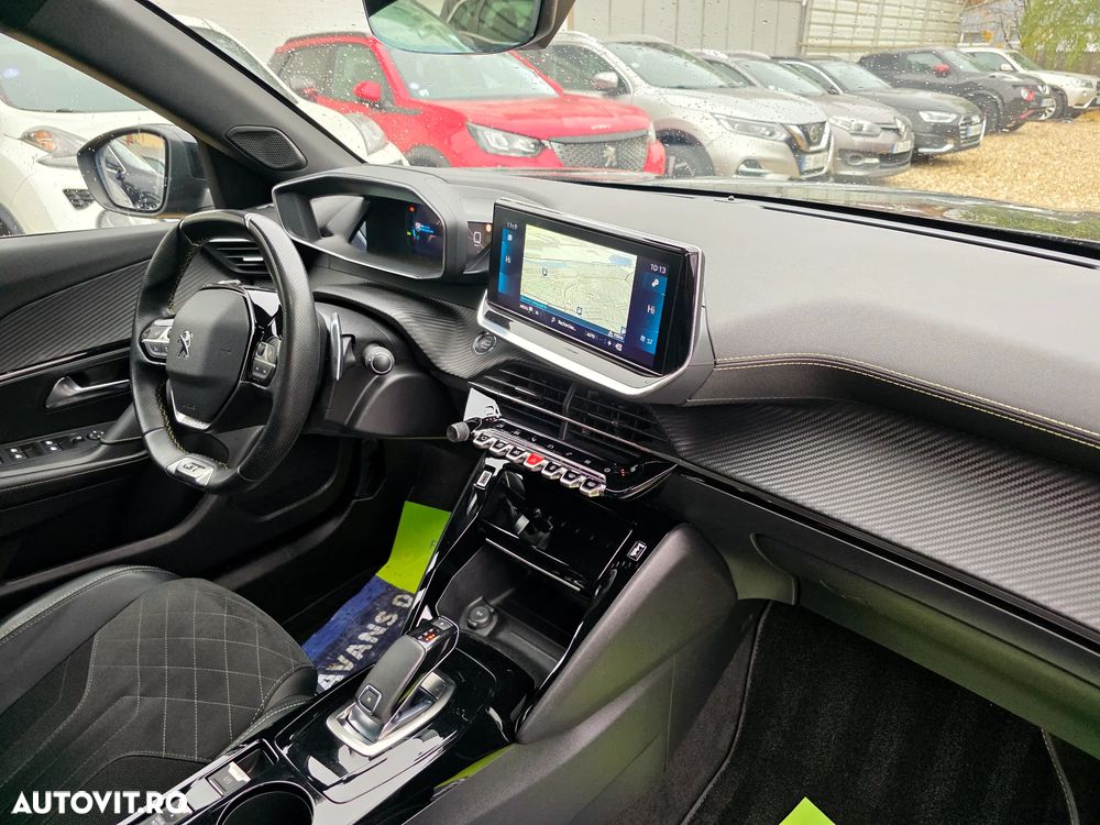 Peugeot 2008 PureTech 155 EAT8 GT - 17
