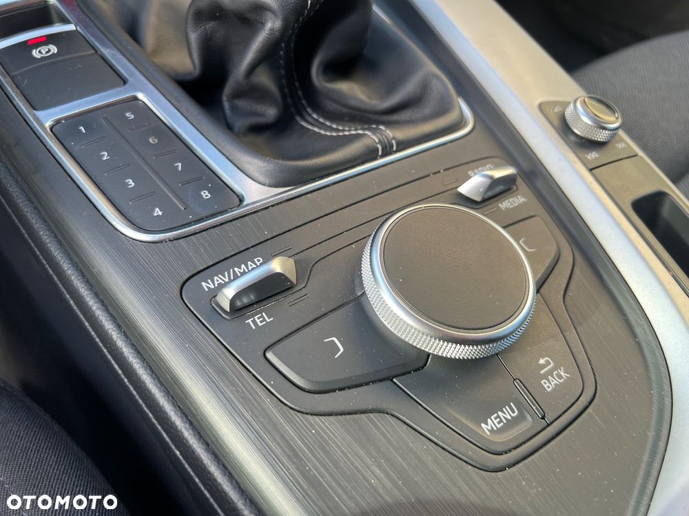 Audi A4 Avant 2.0 TDI DPF Ambiente - 24