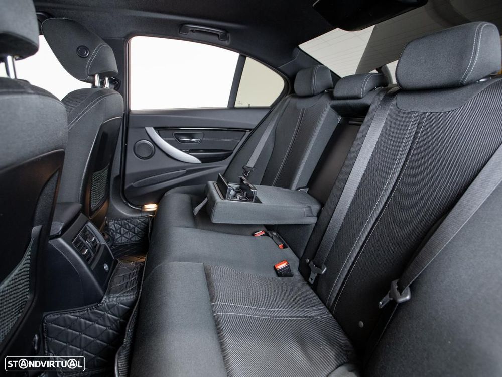 BMW 330 e iPerformance - 9