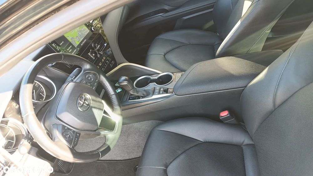 Toyota Camry Executive - 7