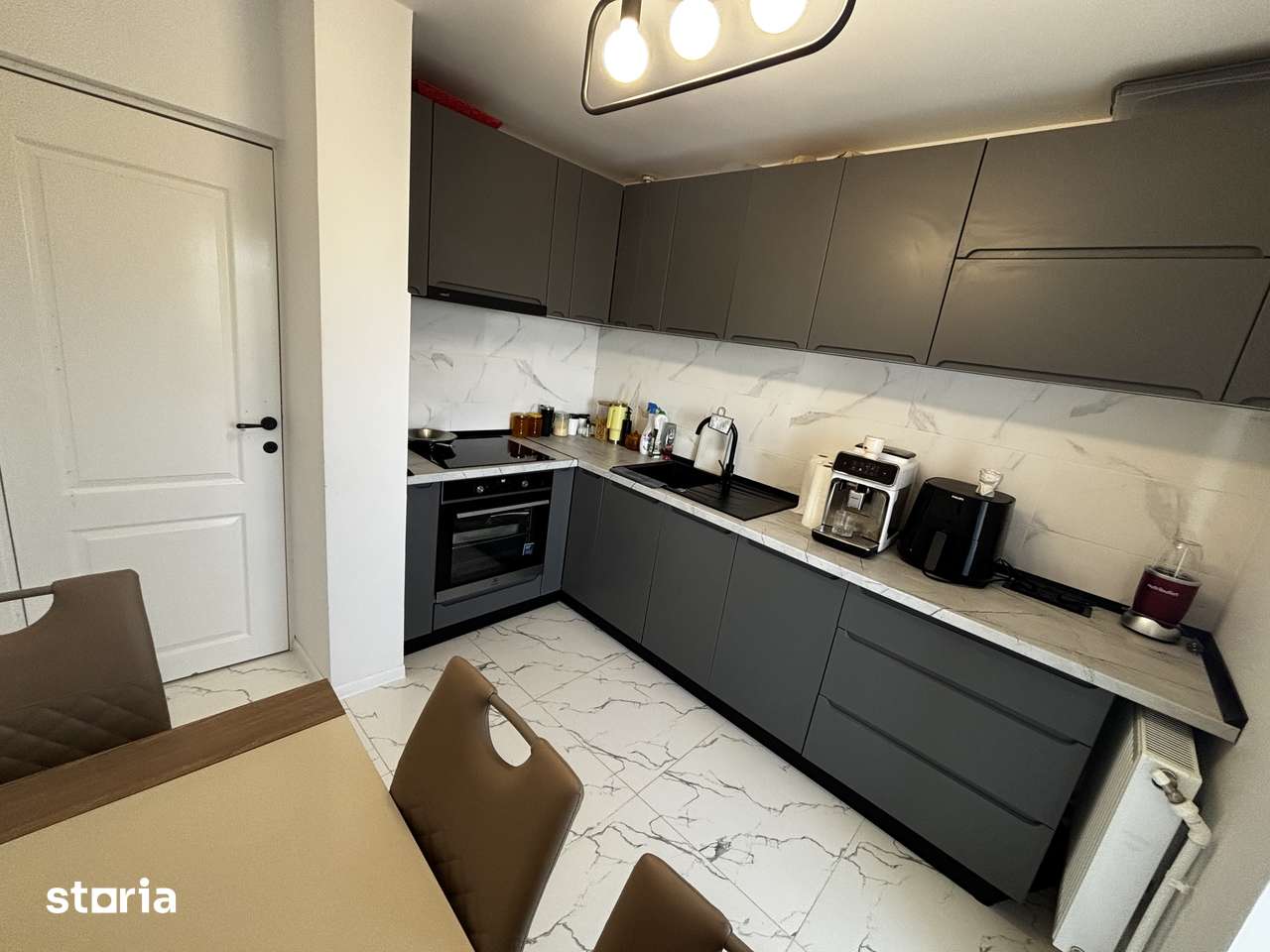 Apartament 3 camere, balcon, Brăila, 70mp — fotografia 1