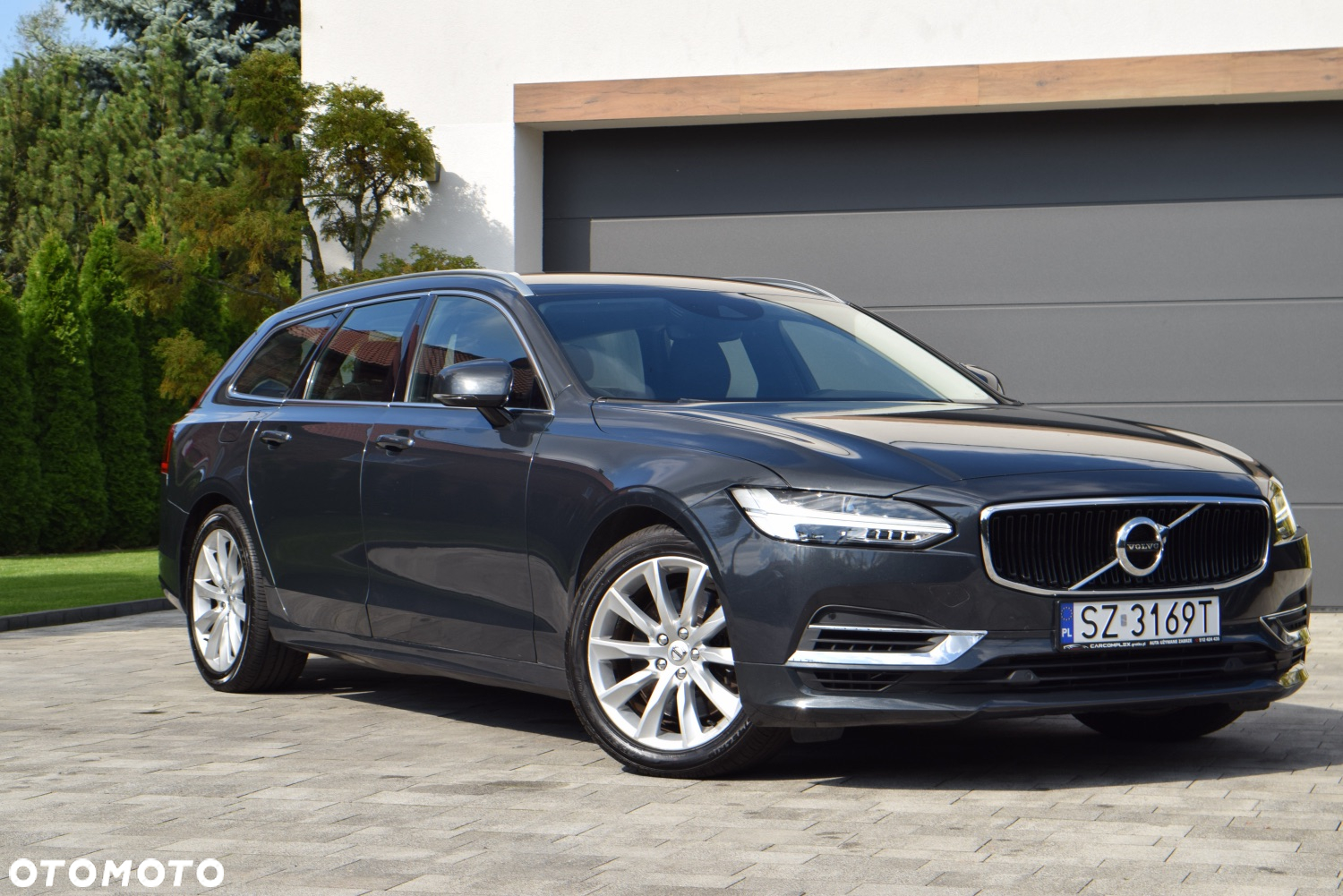 Volvo V90 T8 AWD Plug-In Hybrid Momentum Pro - 33