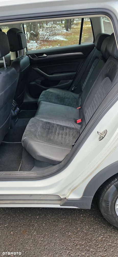 Volkswagen Passat Alltrack 2.0 TDI SCR DSG 4Motion - 20