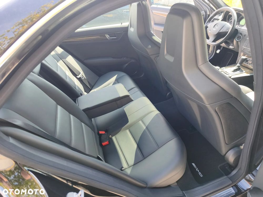 Mercedes-Benz Klasa C 63 AMG 7G-TRONIC SPORT EDITION - 28