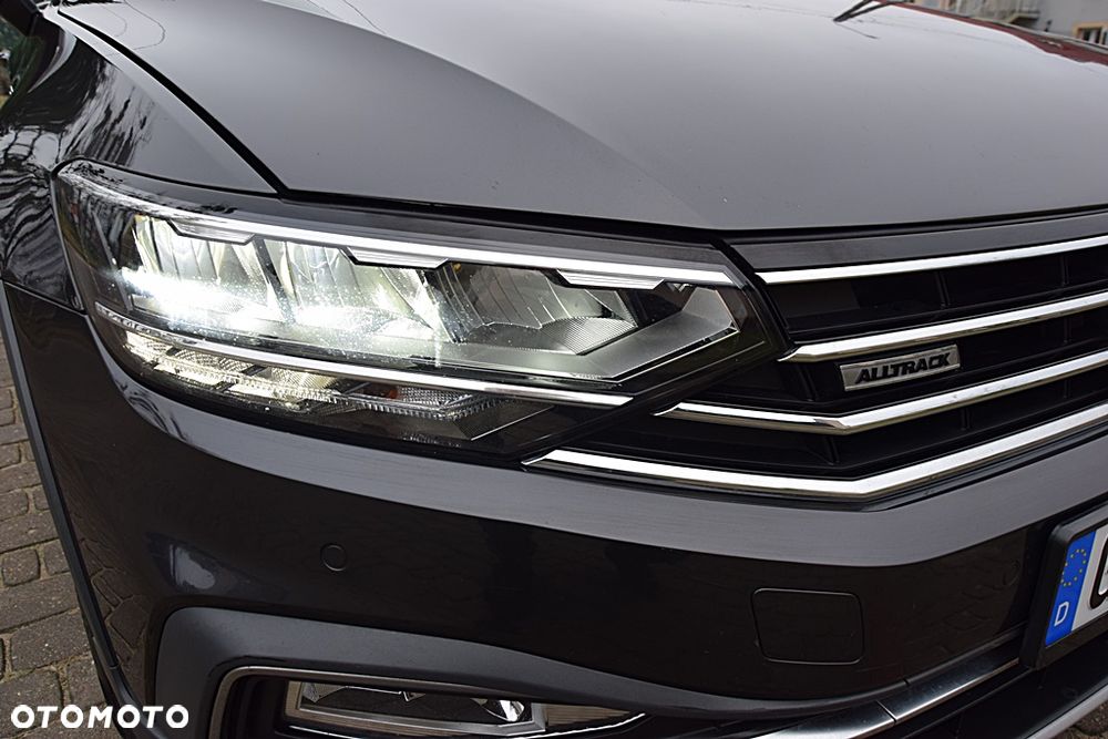 Volkswagen Passat Alltrack 2.0 TDI SCR DSG 4Motion - 27