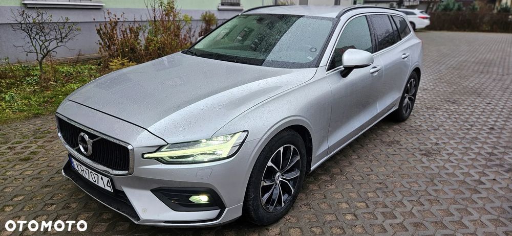Volvo V60 D4 Momentum Pro - 1