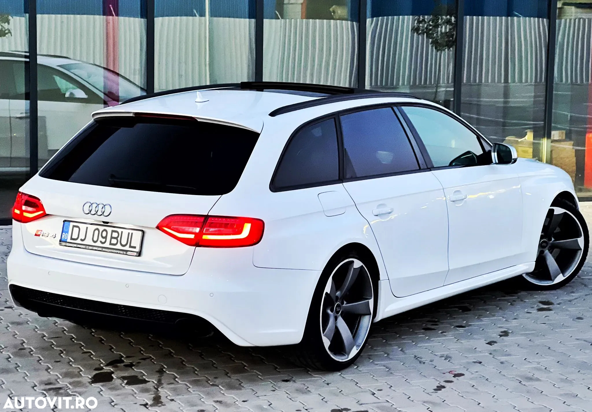 Audi RS4 Avant 4.2 FSI quattro Stronic - 4
