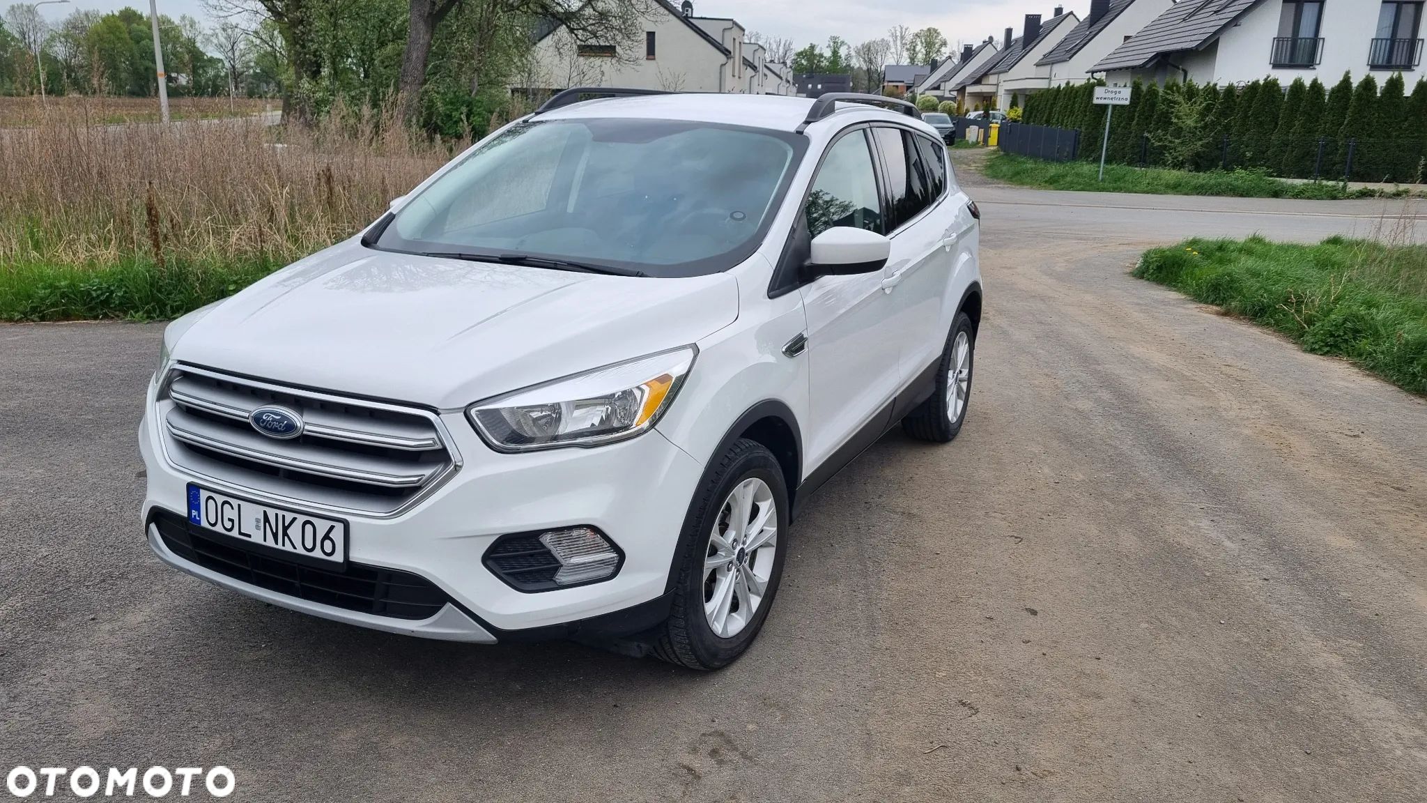 Ford Kuga - 1