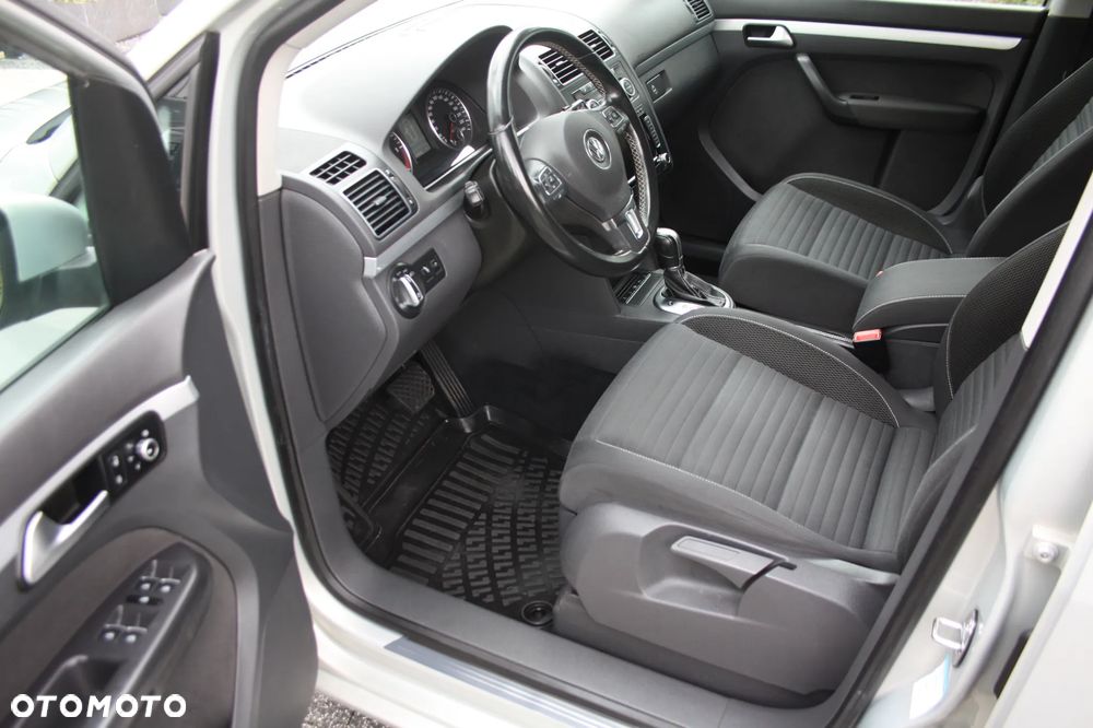 Volkswagen Touran 2.0 TDI DPF BlueMotion Technology DSG Cup - 8