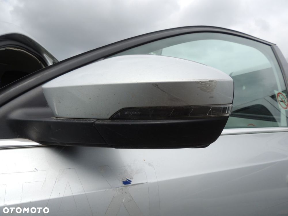 Lusterko lewe SKODA Octavia 3 lift '18 UK