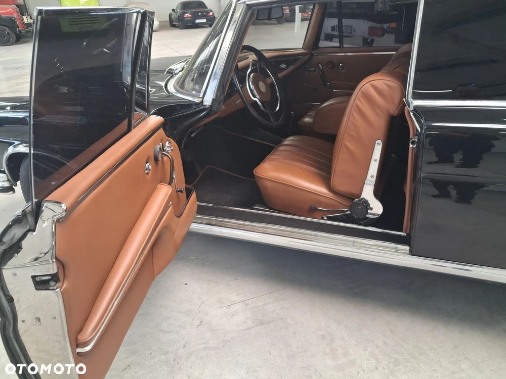 Mercedes-Benz 280 - 10