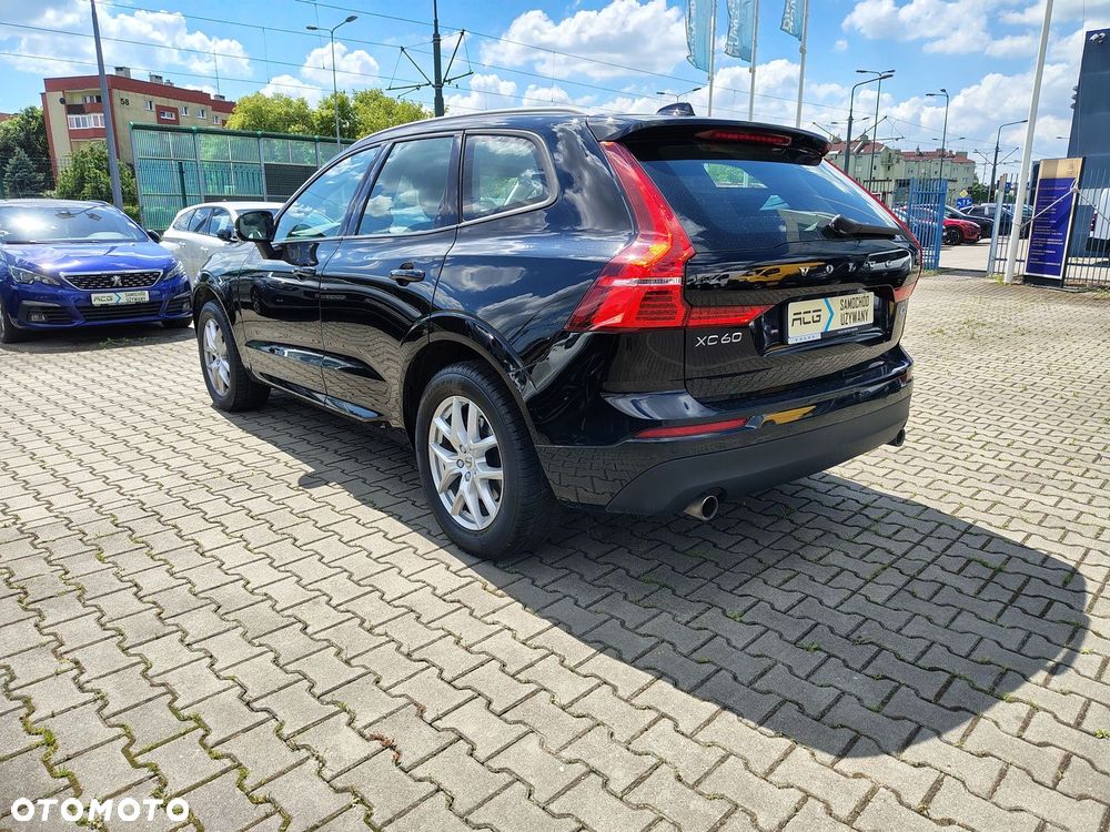 Volvo XC 60 B5 B AWD Momentum Pro - 3