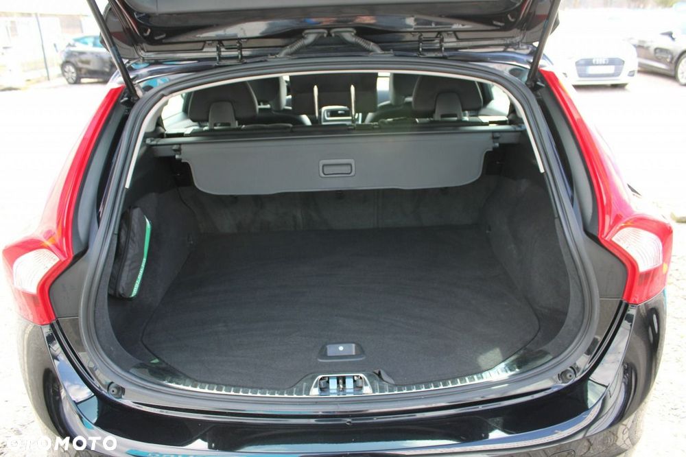 Volvo V60 Cross Country D4 Drive-E Momentum - 17