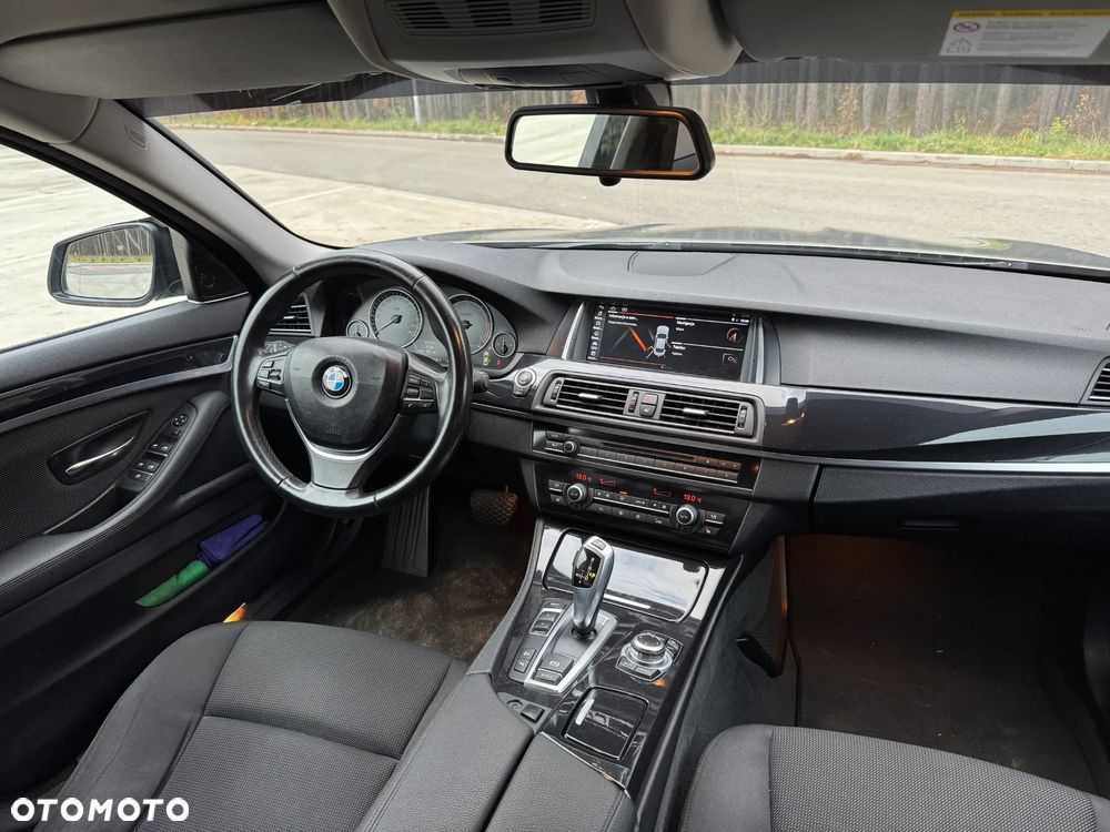 BMW Seria 5 525d xDrive Sport-Aut - 8