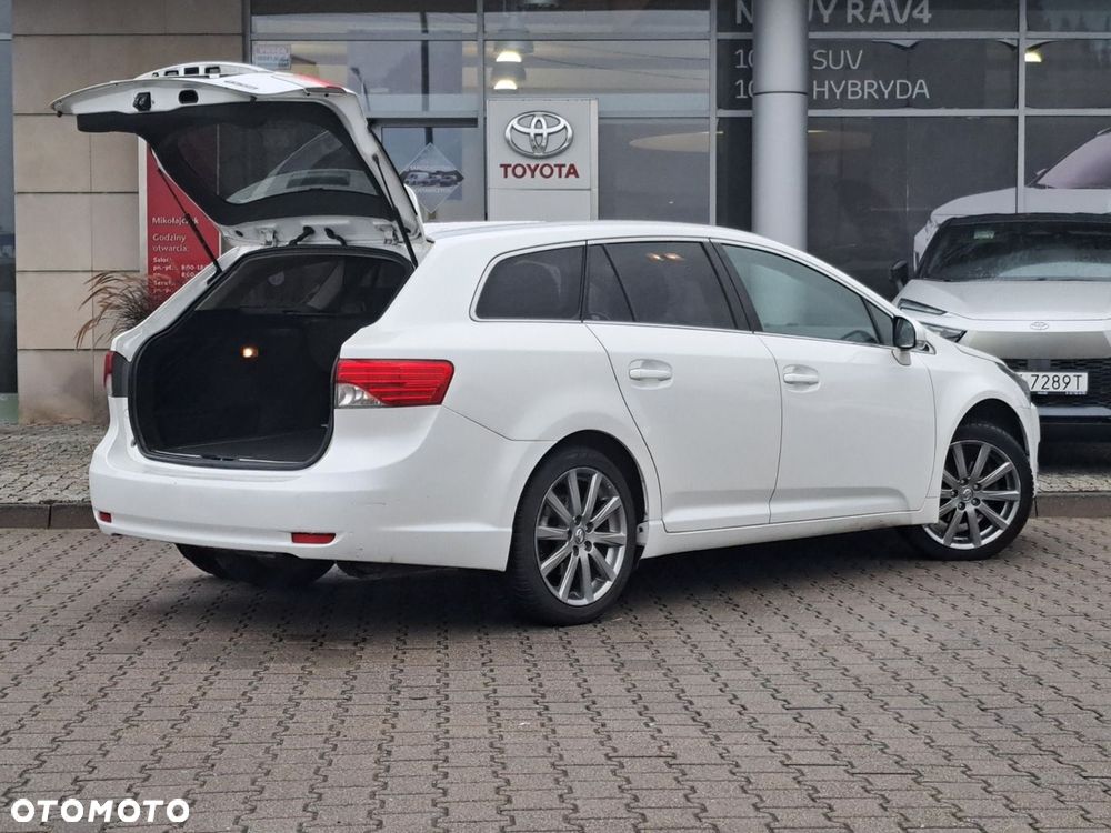 Toyota Avensis 2.0 Premium MS - 6