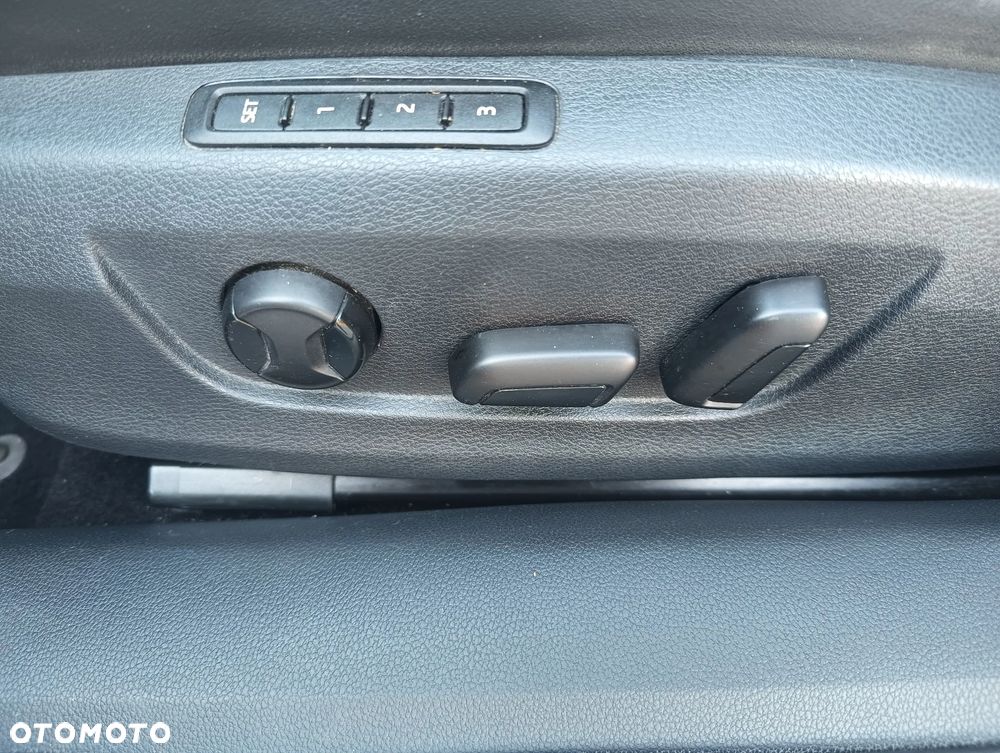 Skoda Superb 2.0 TDI DSG Premium Edition - 13