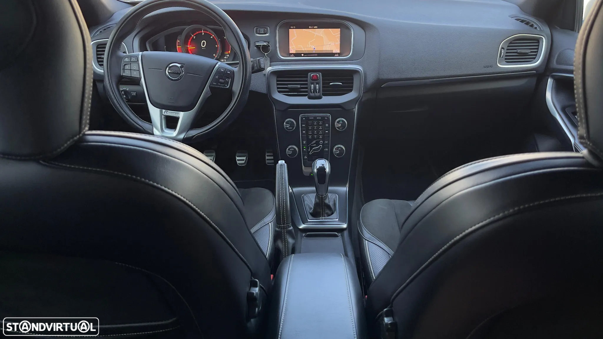 Volvo V40 2.0 D2 R-Design - 11