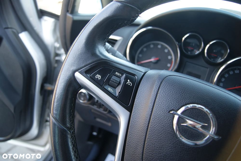 Opel Astra 1.4 ecoFLEX Cosmo - 26