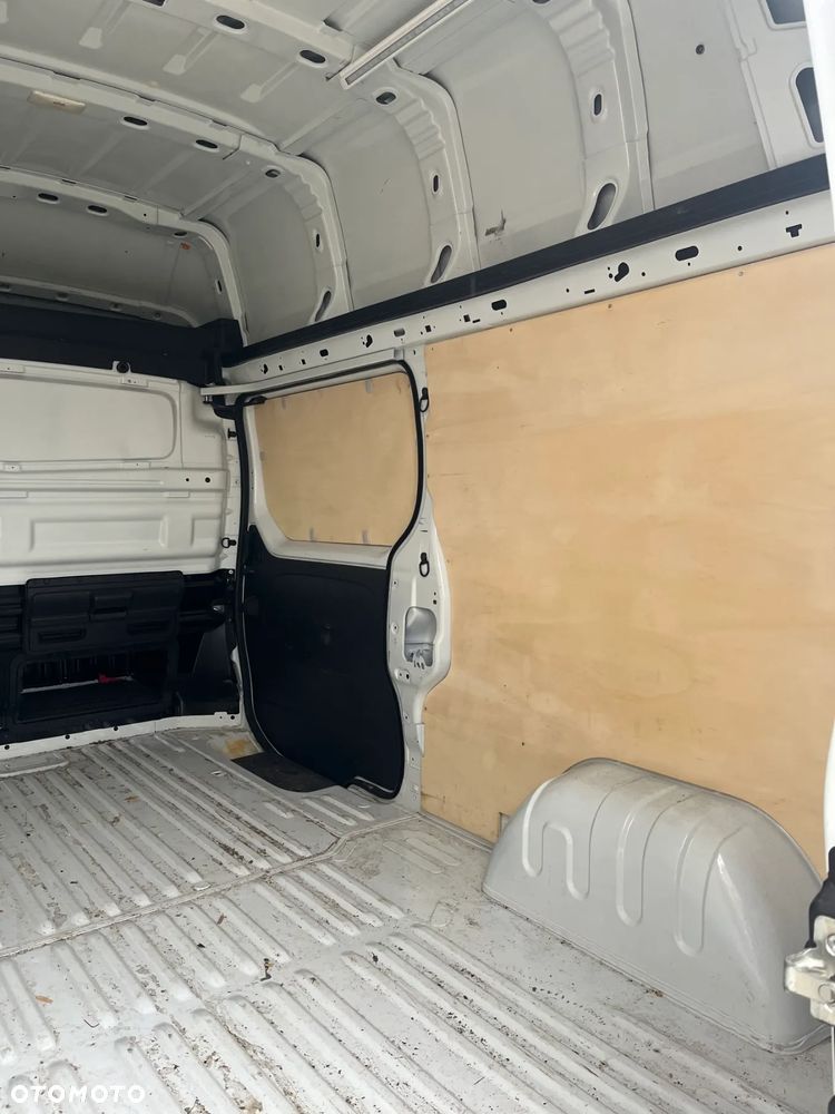 Renault Traffic 2.0 150KM L2H2 - 15