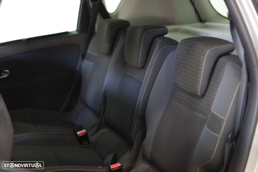 Renault Scénic 1.5 dCi Dynamique S - 17