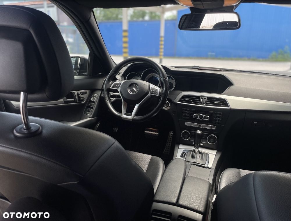 Mercedes-Benz Klasa C 300 CDI 4Matic 7G-TRONIC Avantgarde Edition - 14